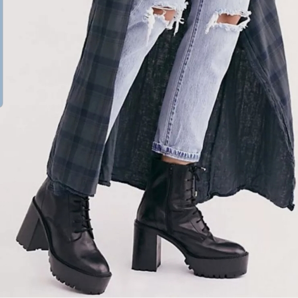 Free People Shoes - Free People 90's style boots size 8